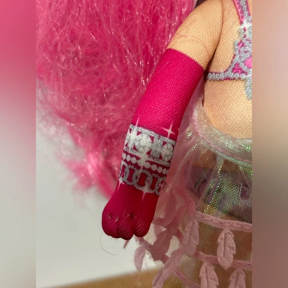 5/$25
Na Na Na Surprise Teens Series 1 COCO VON SPARKLE Flamingo Doll 11" - Picture 6 of 13